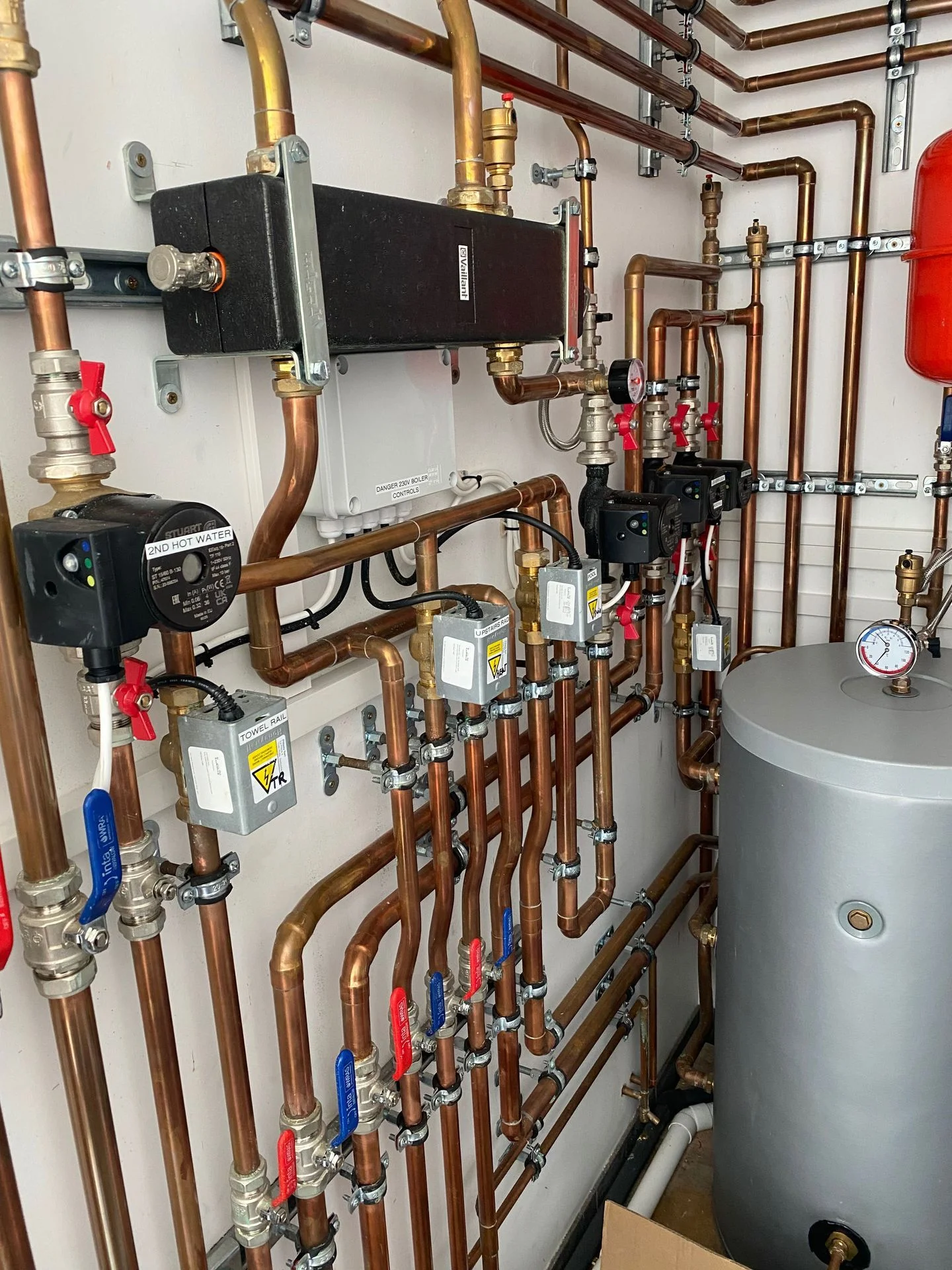 Sprayed Concrete Swimming Pool – Integrated cleaning pump was installed