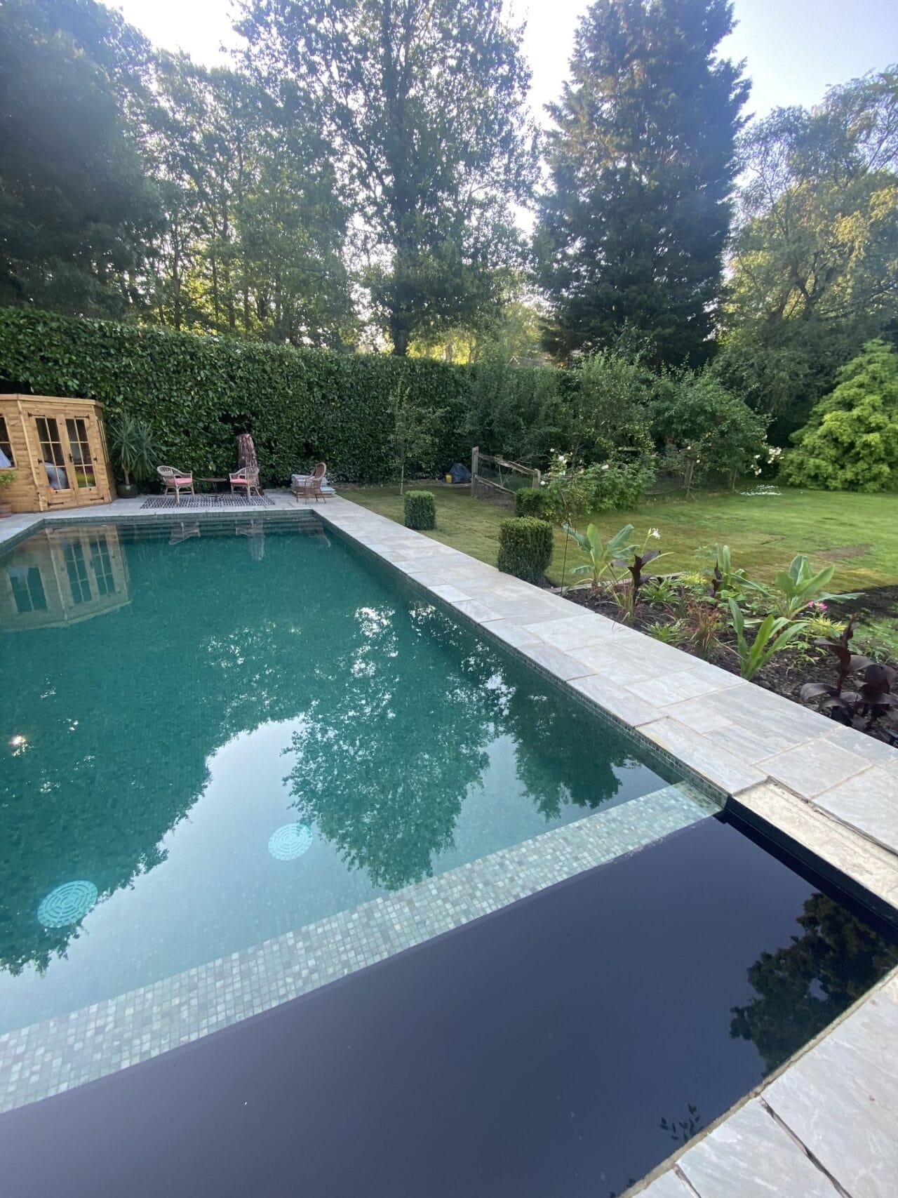 UK Swimming Pools – Contemporary Rectangular Pool with Mosaic Finish and Summerhouse 03