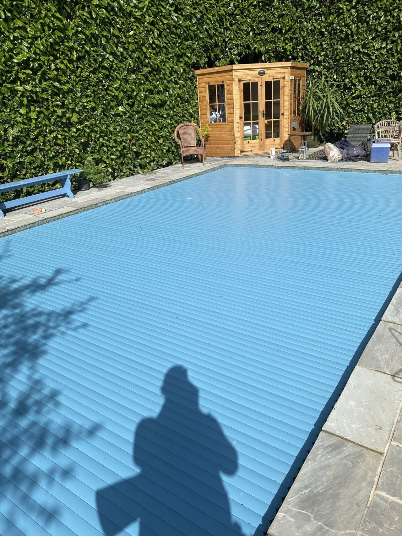 UK Swimming Pools – Contemporary Rectangular Pool with Mosaic Finish and Summerhouse 11