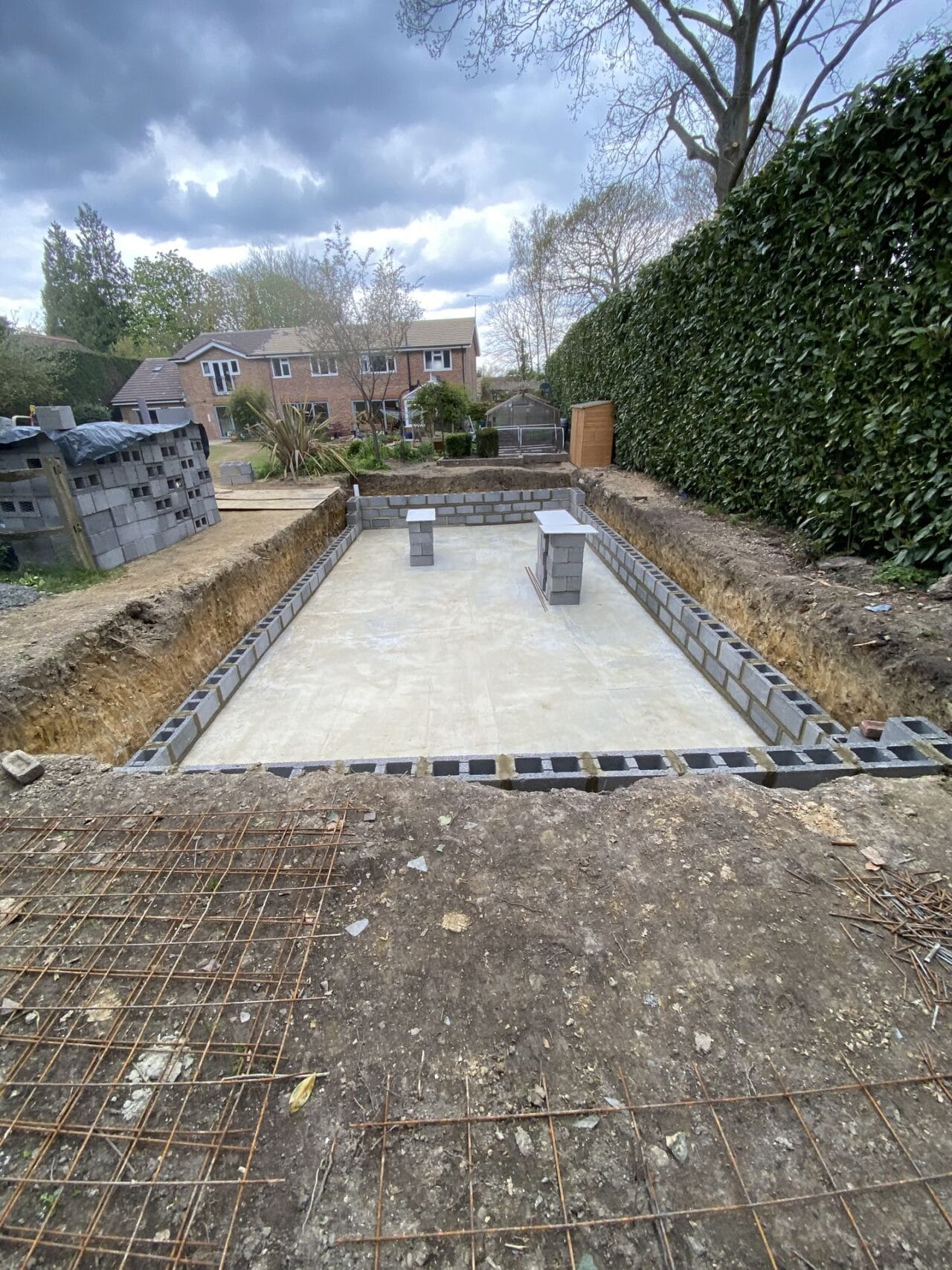 UK Swimming Pools – Contemporary Rectangular Pool with Mosaic Finish and Summerhouse 27