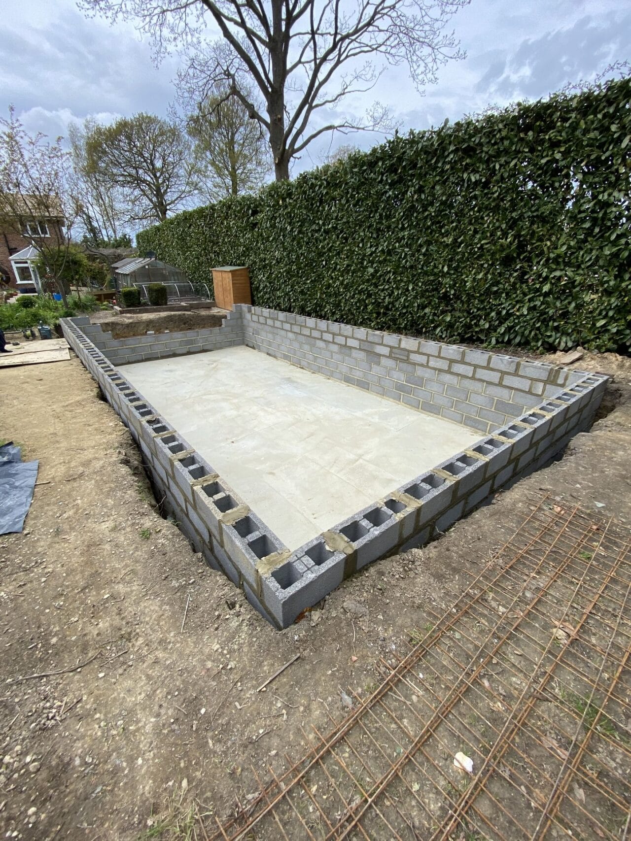 UK Swimming Pools – Contemporary Rectangular Pool with Mosaic Finish and Summerhouse 28